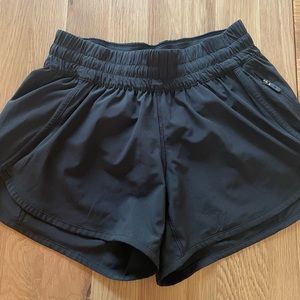 Lululemon Tracker Shorts, size 6